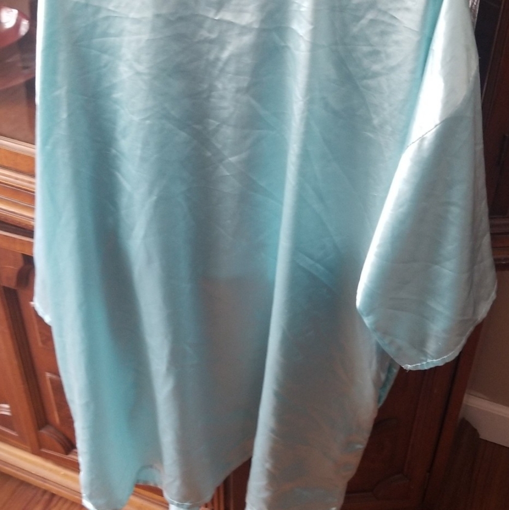 $Robe$ - Picture 2 of 3
